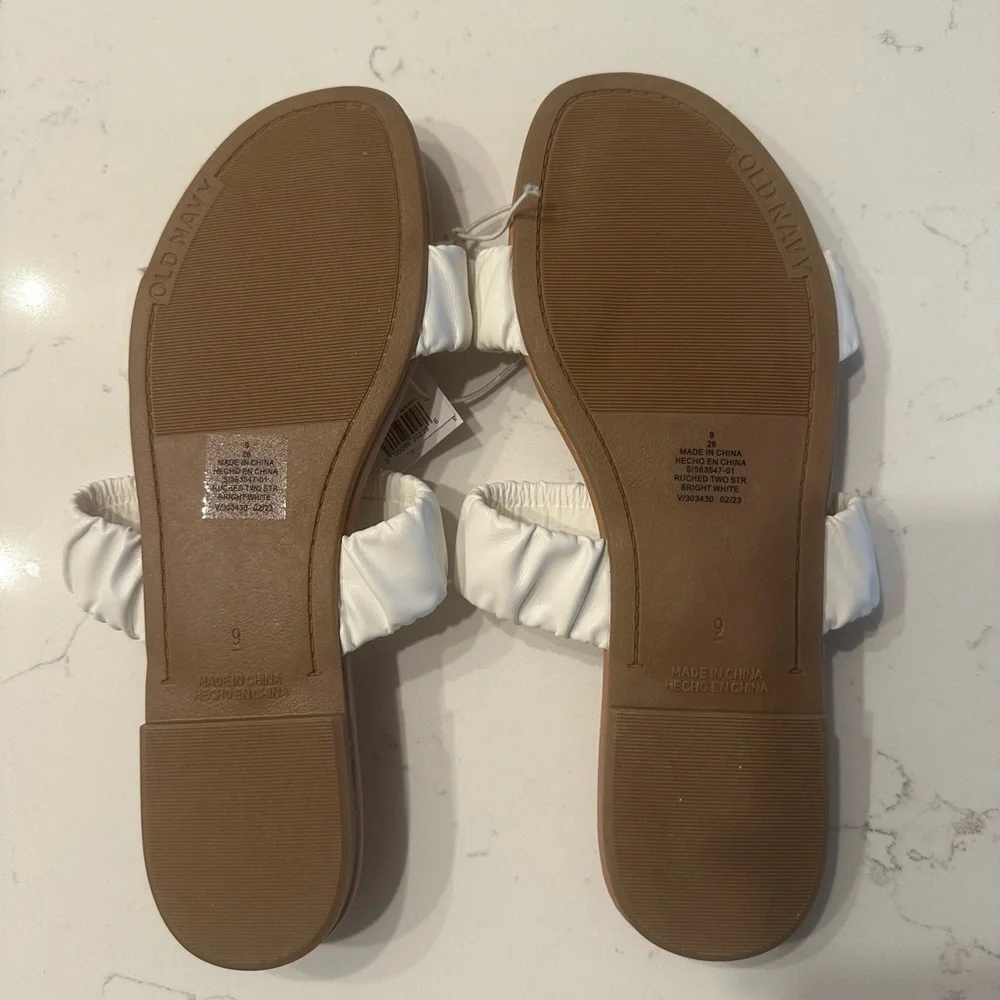 Old Navy Women's White Sandals - Picture 2 of 5